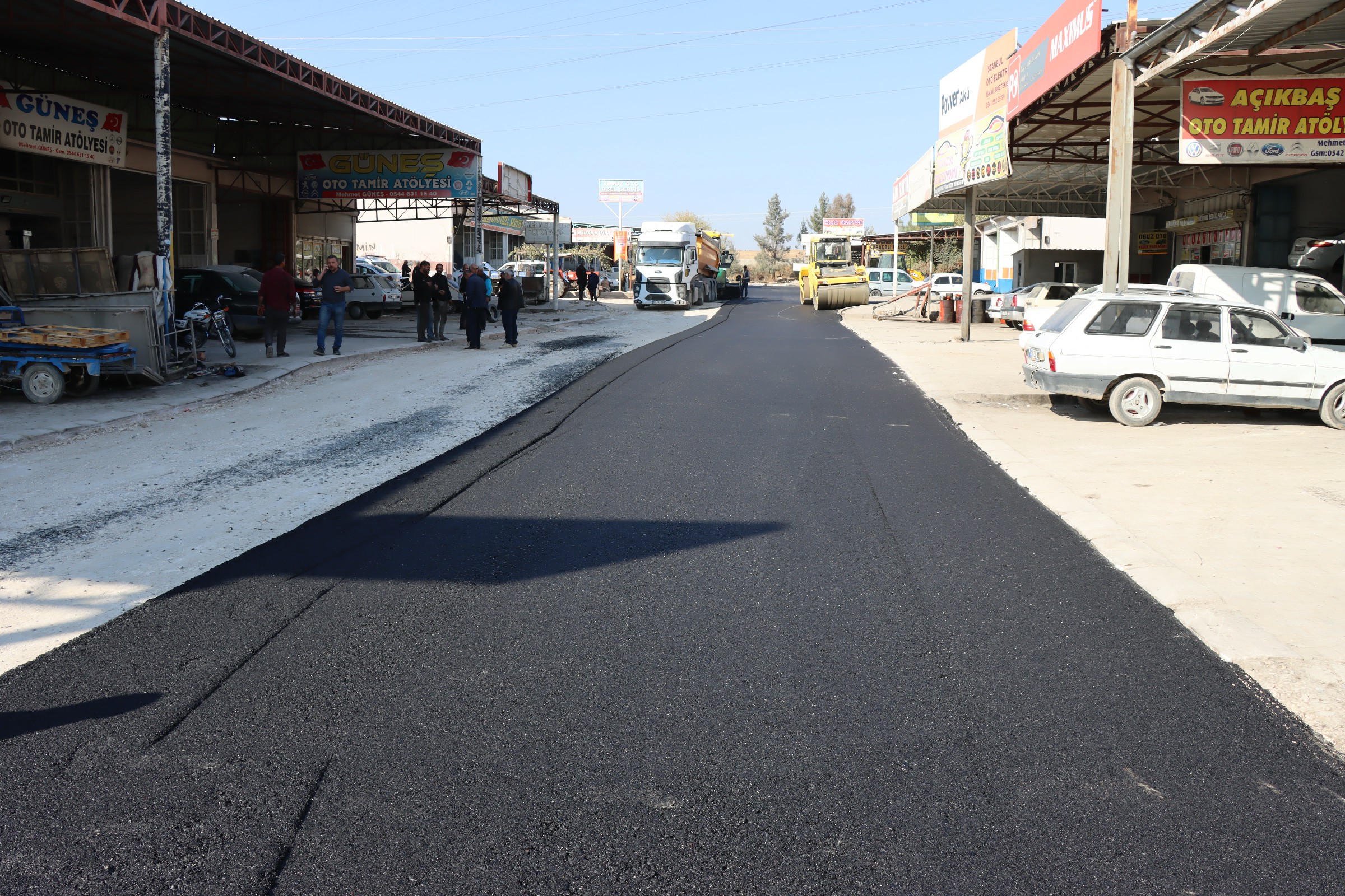 BÜYÜKŞEHİR’DEN BİRECİK KÜÇÜK SANAYİ SİTESİNDE ASFALTLAMA ÇALIŞMASI